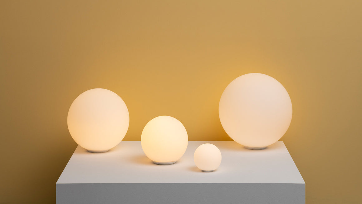 Lampe de table Dioscuri Artemide en différents diamètres