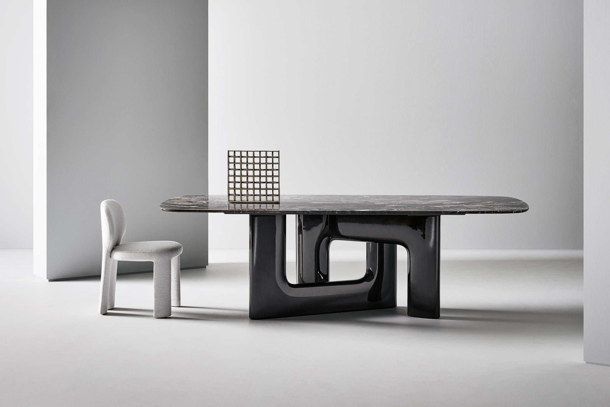 Table Bonaldo Liaison – table sculpturale avec base artistique