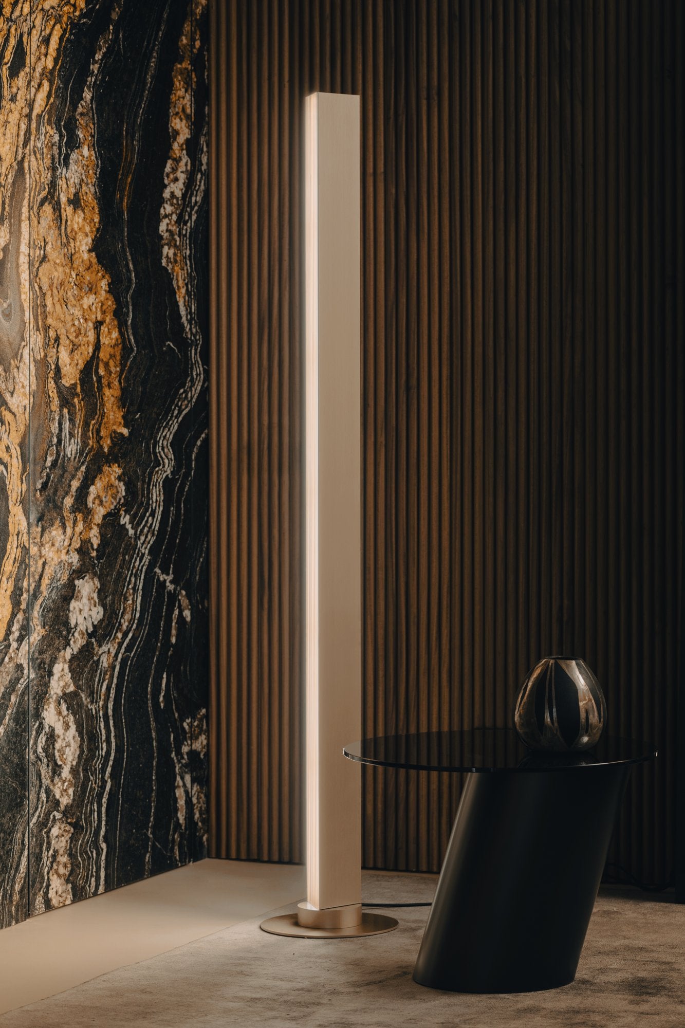 Photographie officielle — Stick lampadaire Contardi