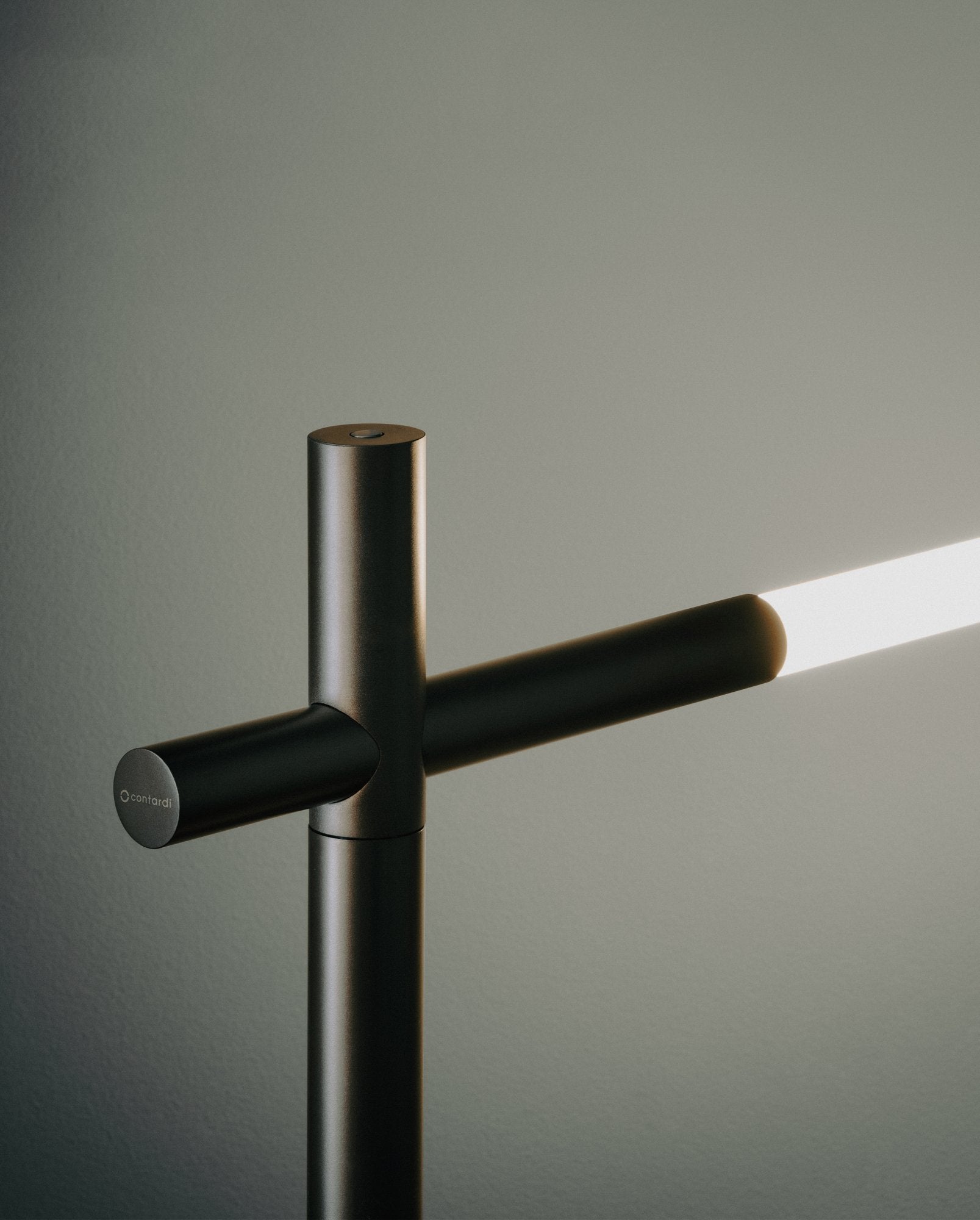 Bianca Contardi — lampe de table, finition or