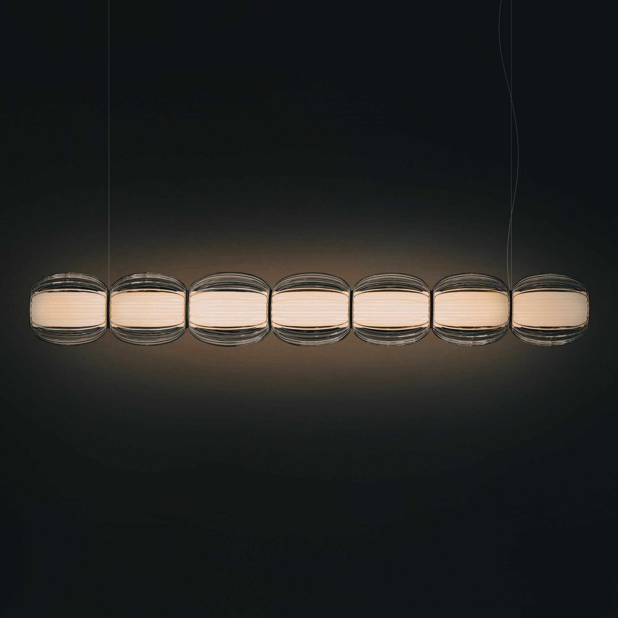 Alma Contardi — vue de la famille de suspensions Aura, Lume et Nova, configurations indicatives