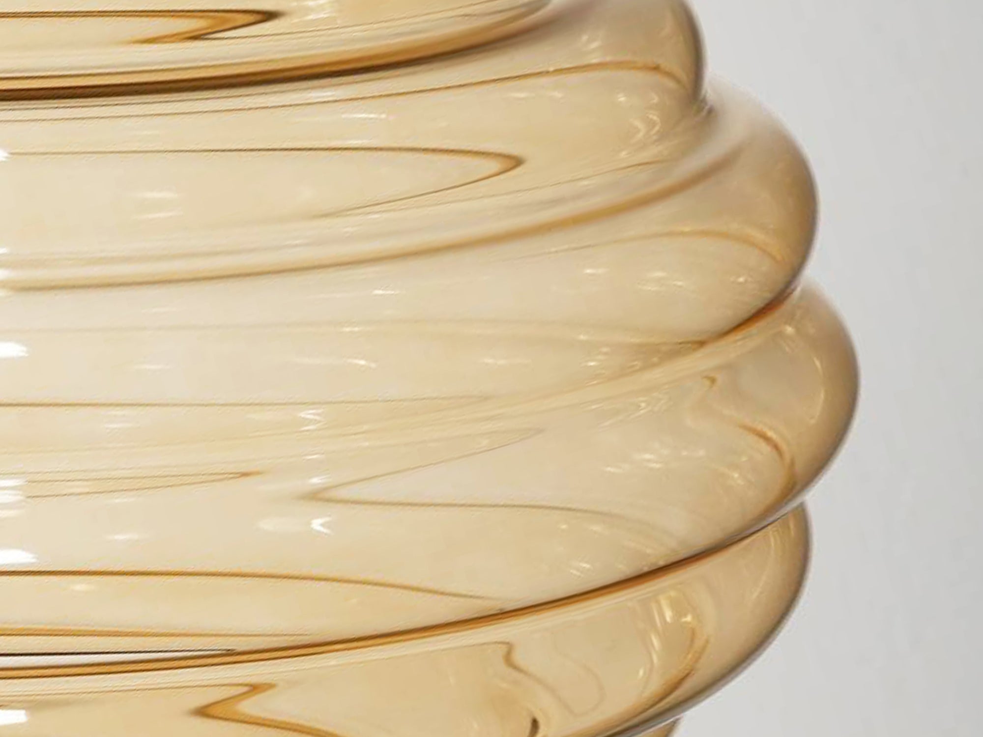 Alma Contardi — photographie officielle lampe de table, verre ambre