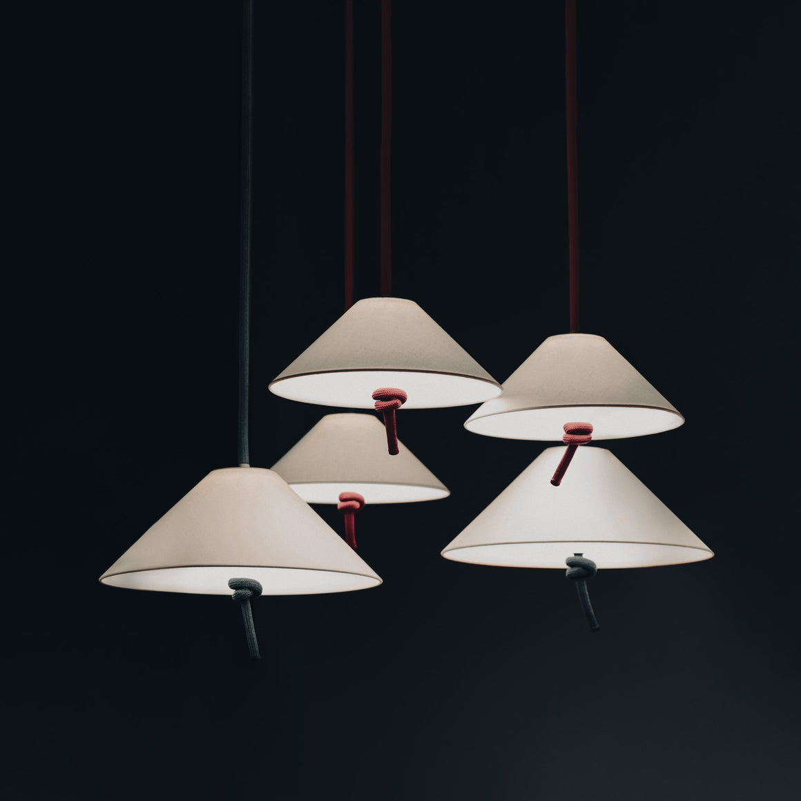 Photographie officielle — Hat suspension Contardi