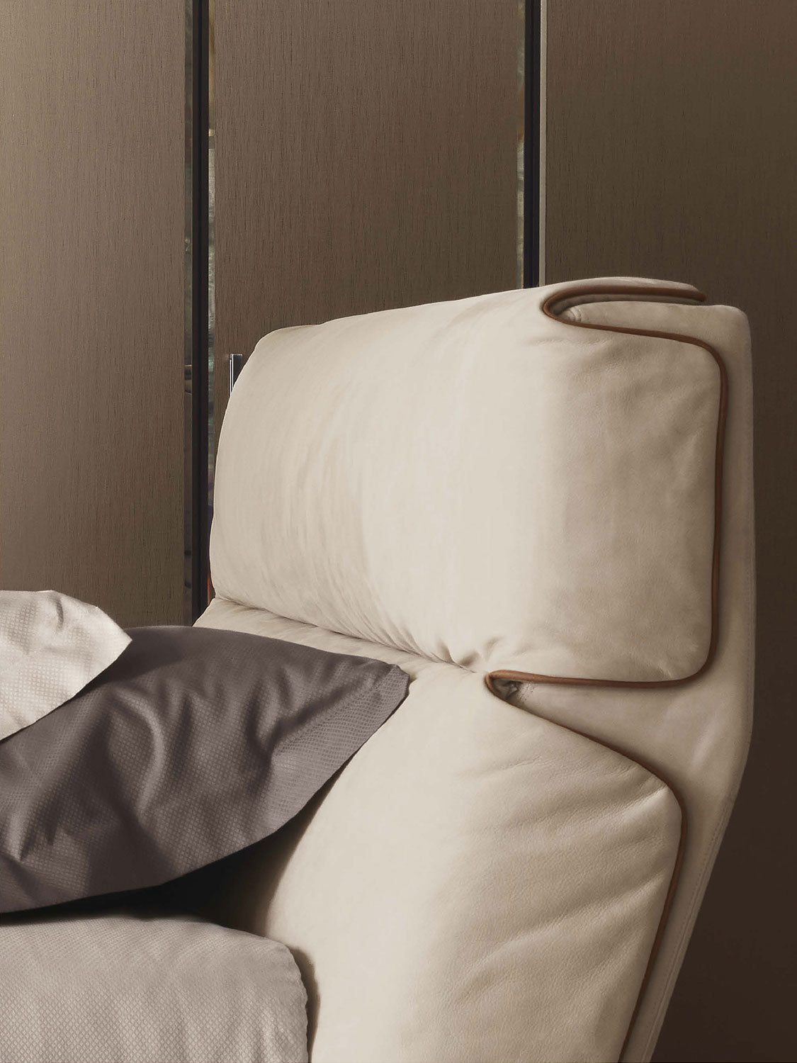 Lit Gentleman tête haute