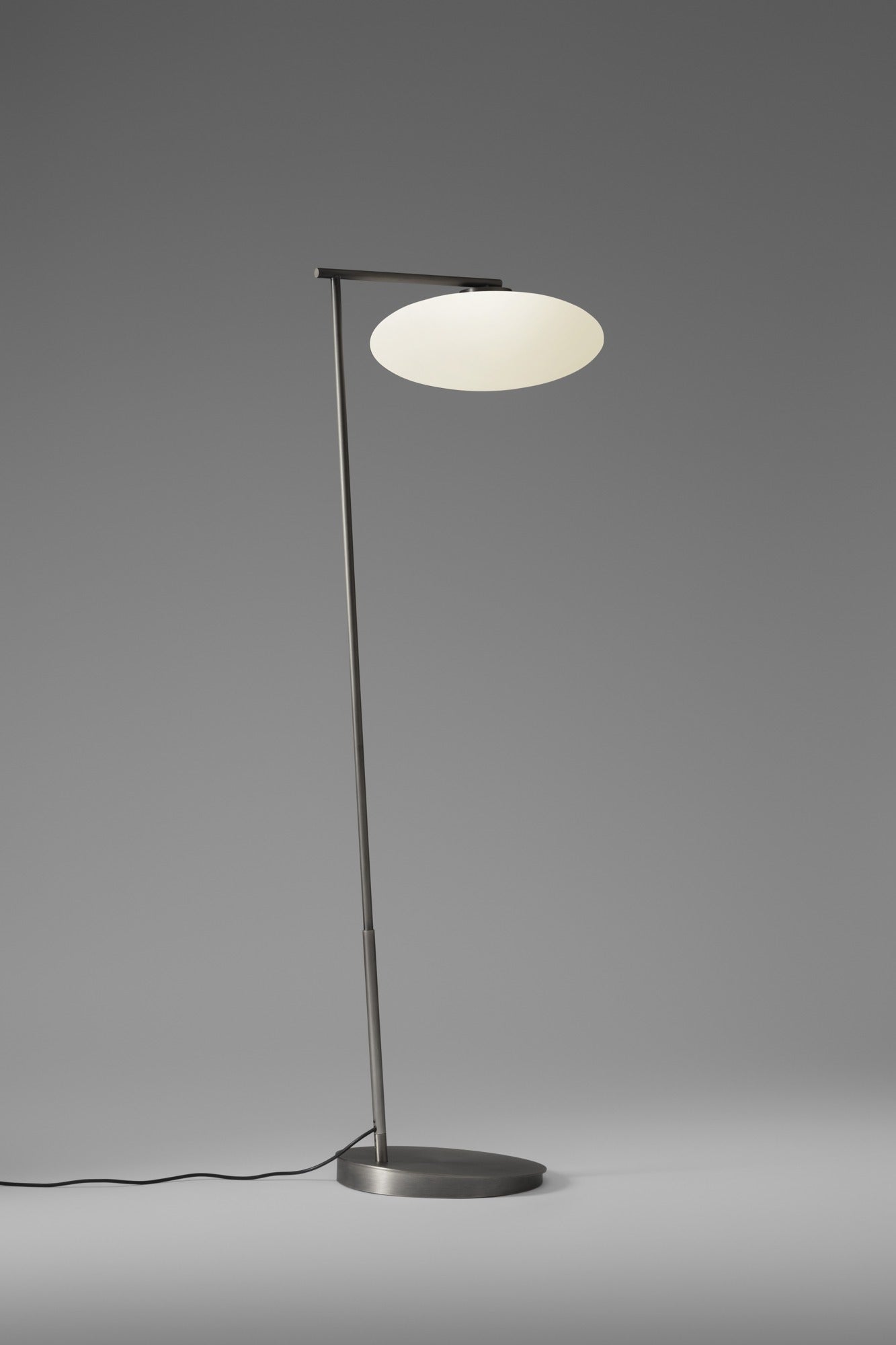 Mamì PENTA — lampadaire, photographie officielle ; illustration selon taille, finition et équipement