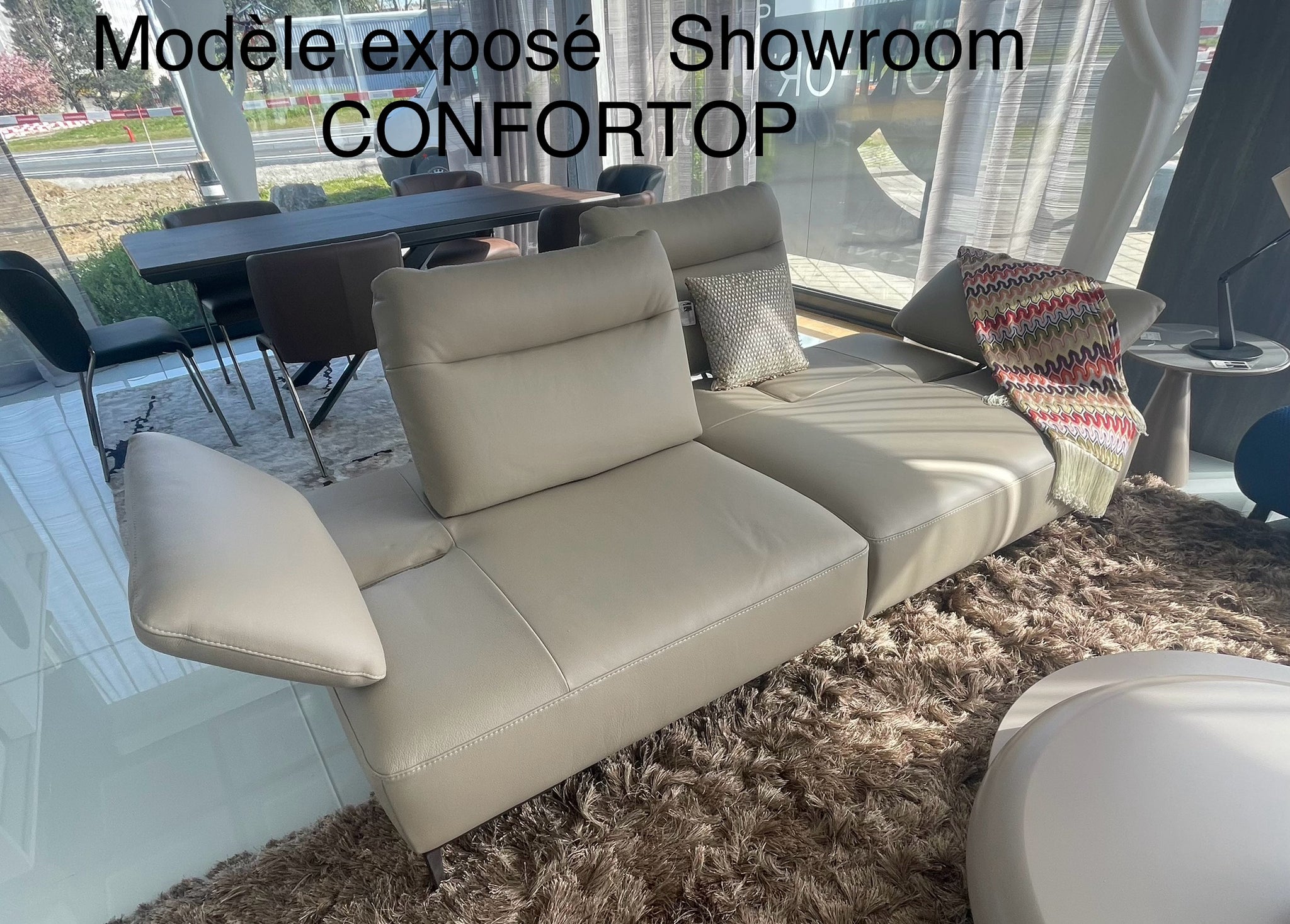 Canapé Wender Exposé