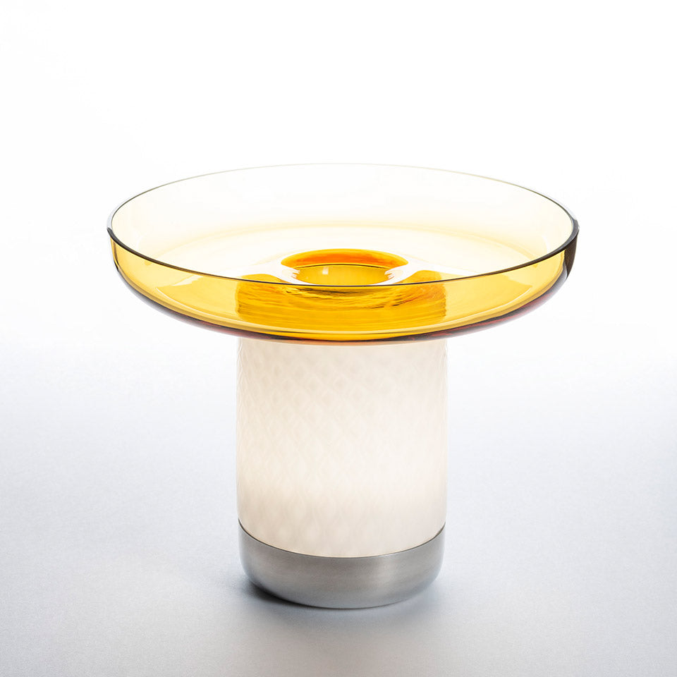 Lampe Artemide Bontà avec bol rouge