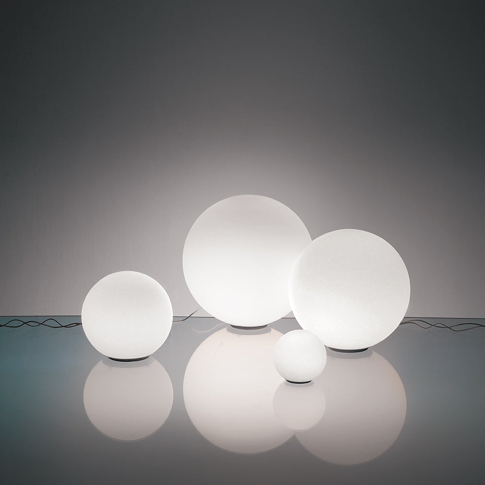 Lampe de table Dioscuri Artemide en différents diamètres