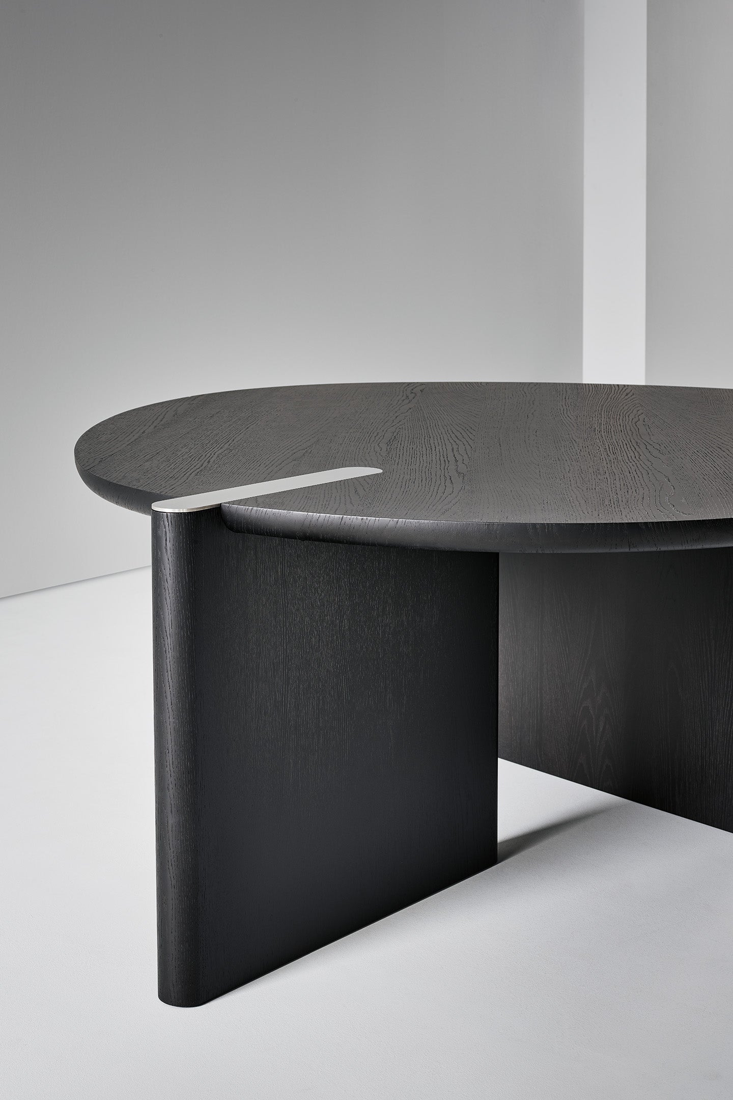 Table Bonaldo Flatiron – table design en bois, verre, céramique ou marbre