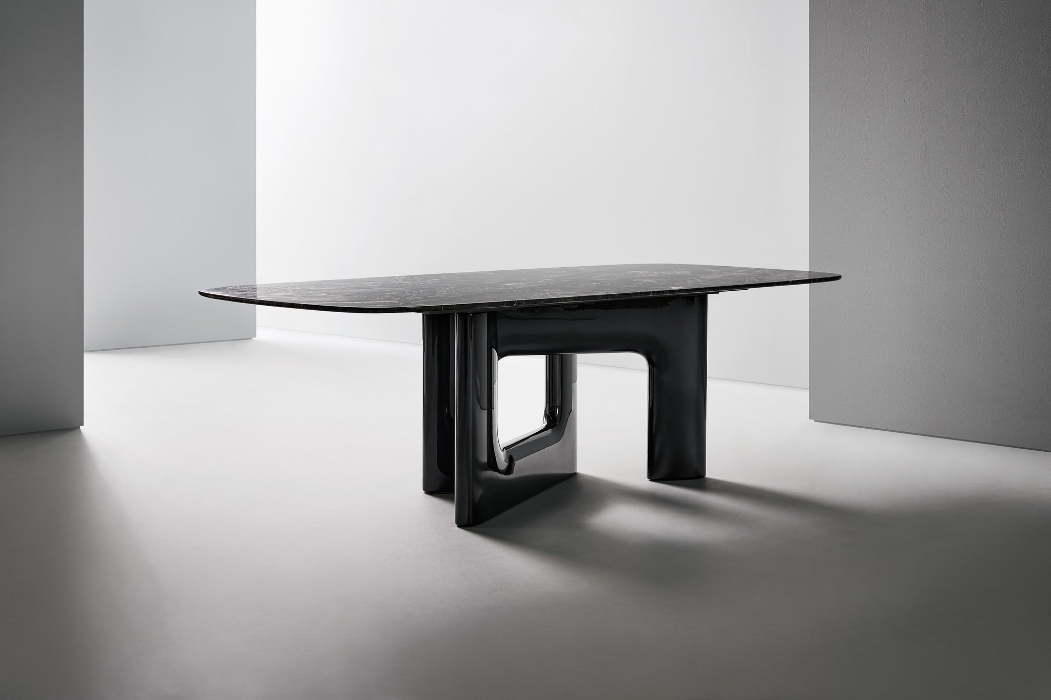 Table Bonaldo Liaison – table sculpturale avec base artistique