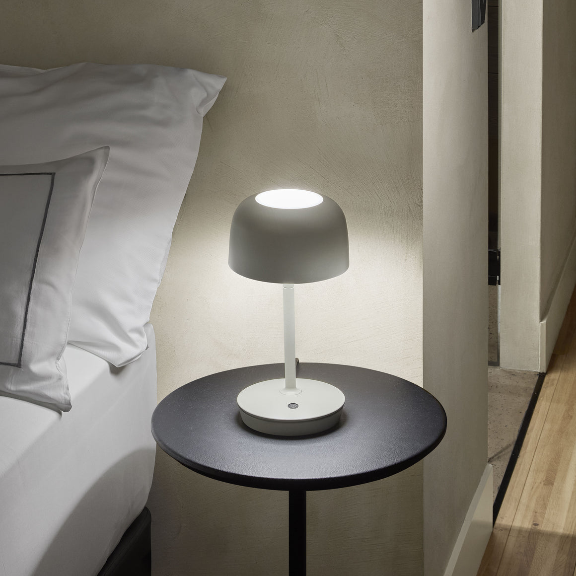 Bol M/37 Bover — Noir ébène — photographie officielle du luminaire
