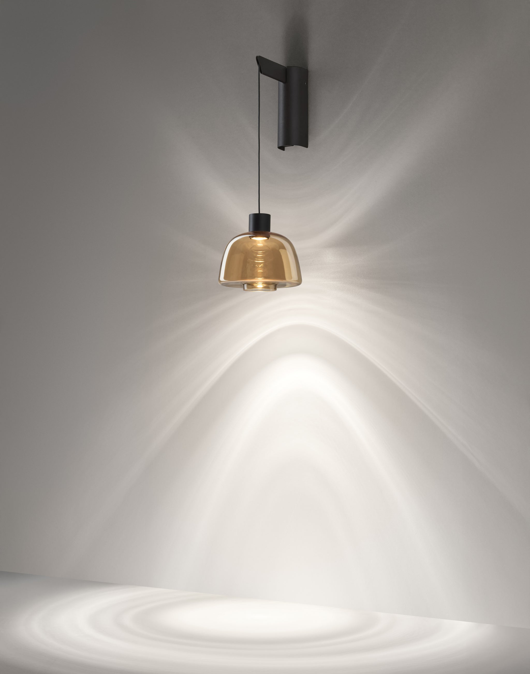 Drep A/01 Bover — Blanc opale — photographie officielle du luminaire