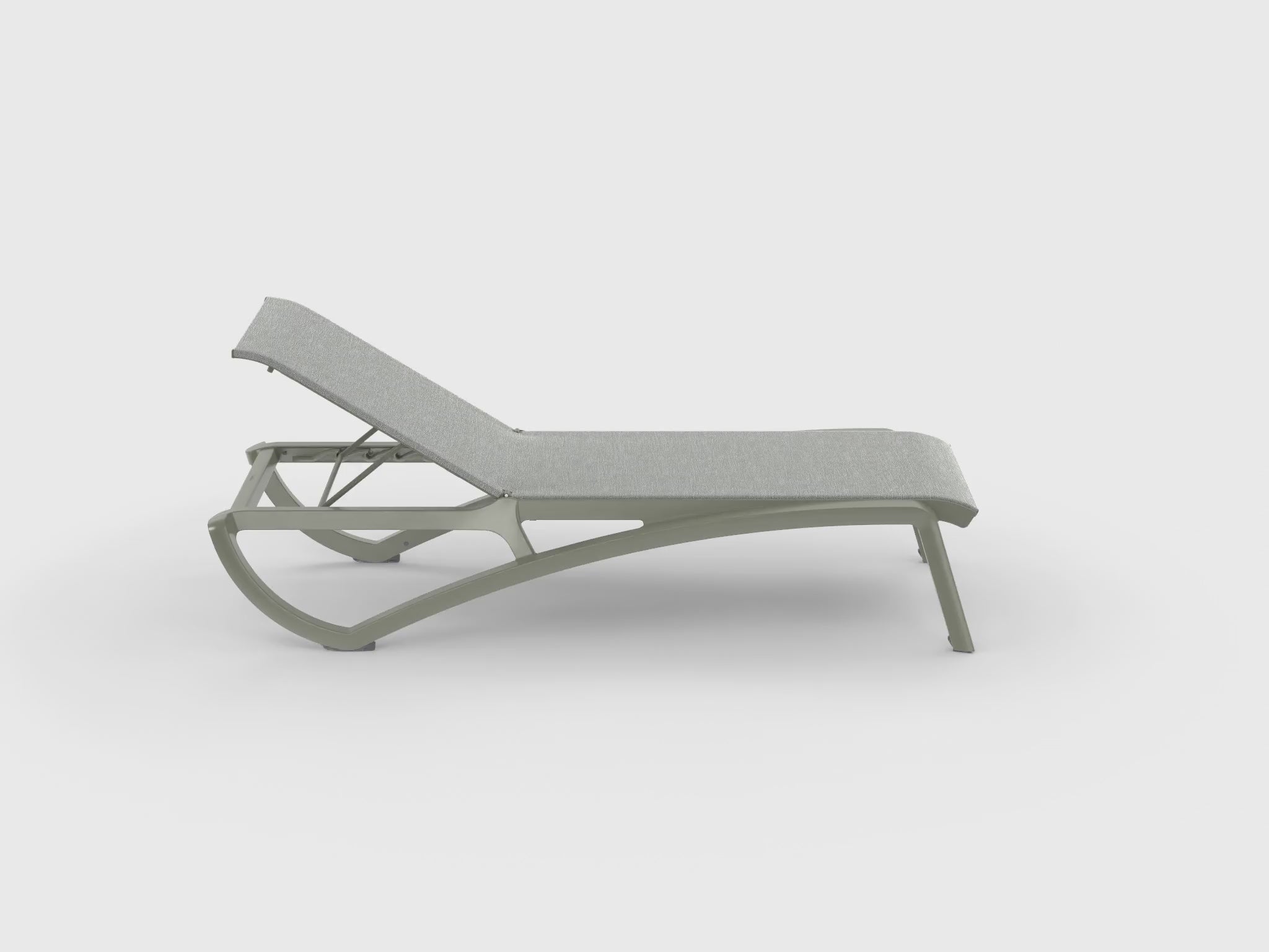 Bain de soleil SUNSET Green Edition Grosfillex en ambiance bord de piscine