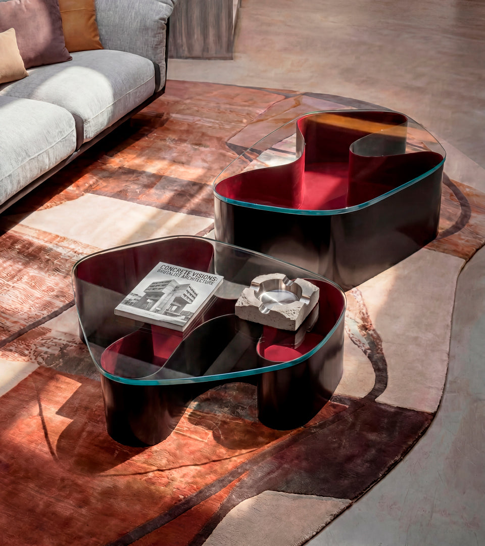 Moustache — Ruby red et Gloss black — table d’appoint 55 × 40 × H 51 cm