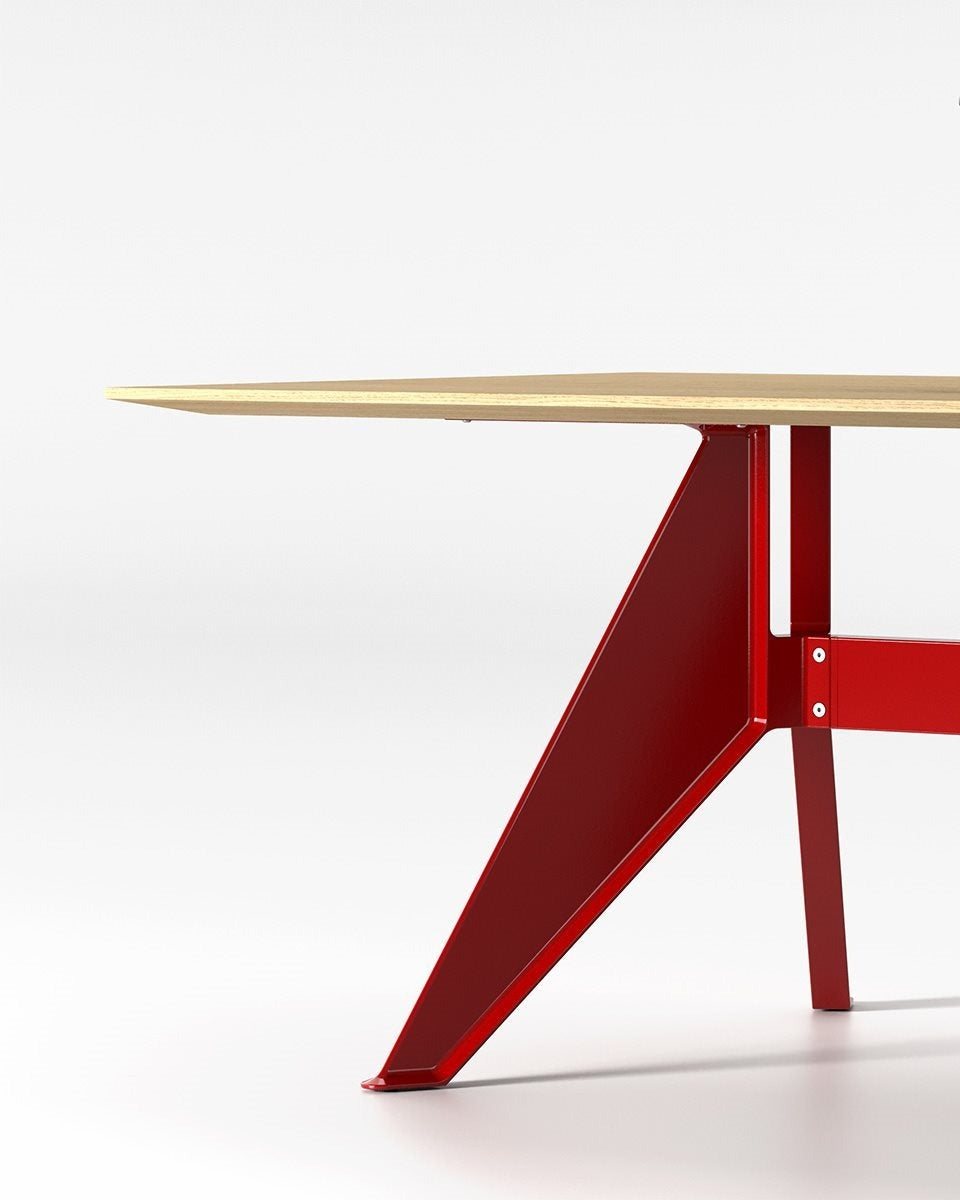 Cast – Table | Desalto